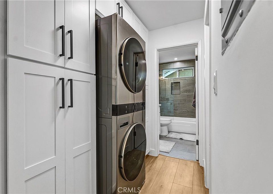1st image of 4354 Oakwood Ave #4354