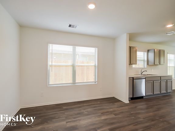 5th image of 1302 Vincente Ct