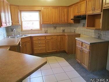2nd image of 1241 E 4th St