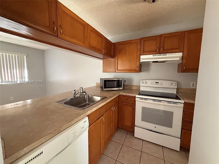 937 Coral Club Dr #937 — Photo 6