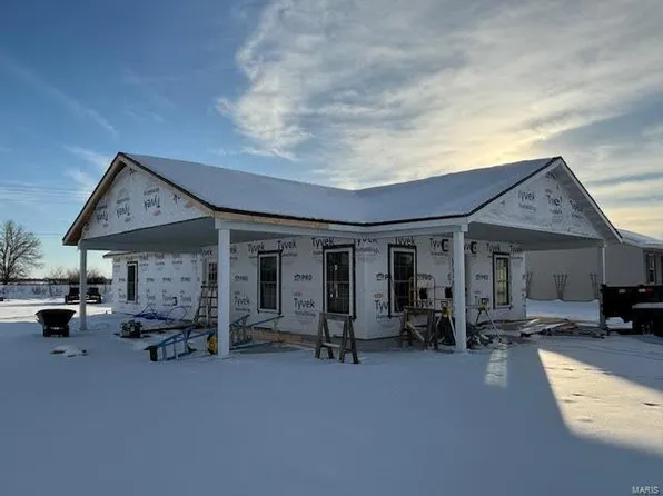 27 Benton Dr, Monroe City, MO 63456