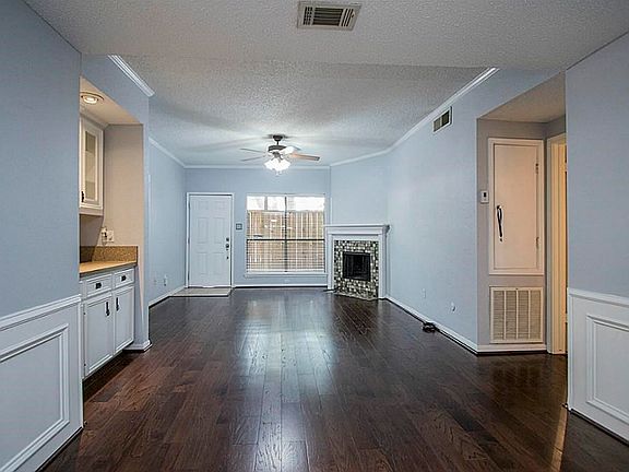 Sugar Hill Condo With Wood Floors*Neutral Colors.