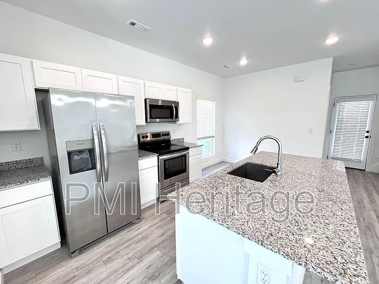 950 Ventnor Ave — Photo 6