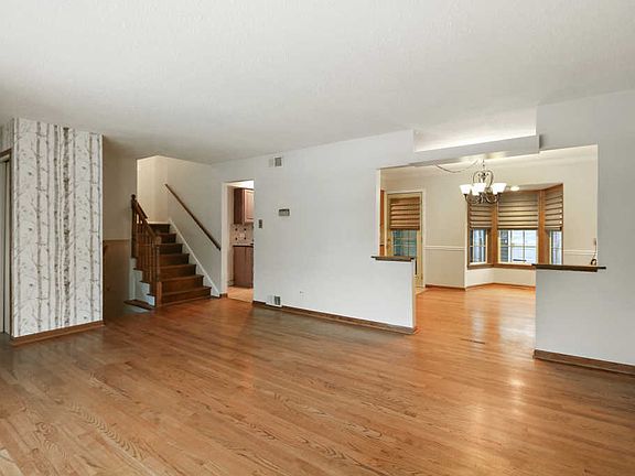 3rd image of 211 N Normandy Dr