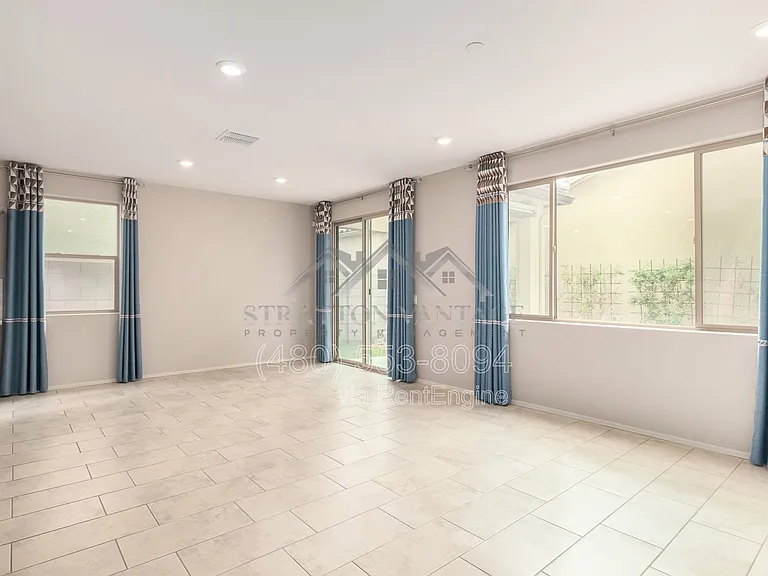 55 E Constitution Dr — Photo 3