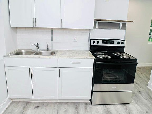 4th image of 1611 Washington St E #B