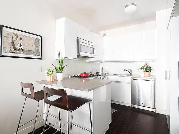 3rd image of 753 Saint Nicholas Ave APT 4B