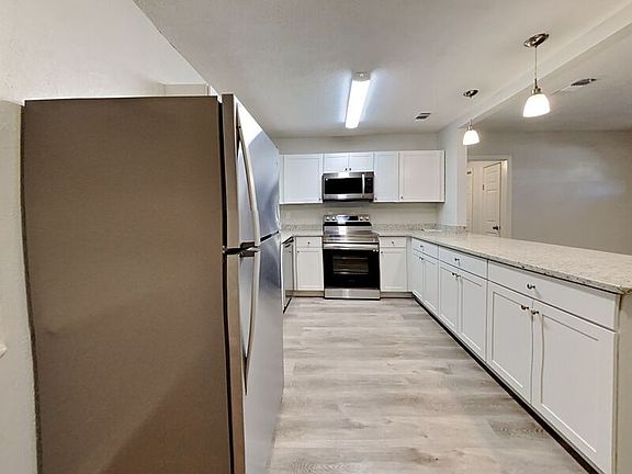4th image of 5242 Shirley Ave