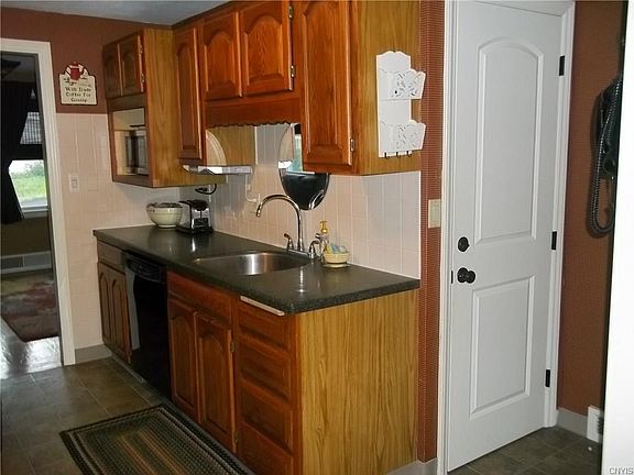 5th image of 301 McClennan Dr