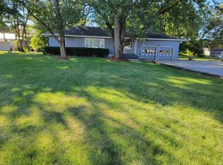 302 S Main St, Leesburg, IN 46538