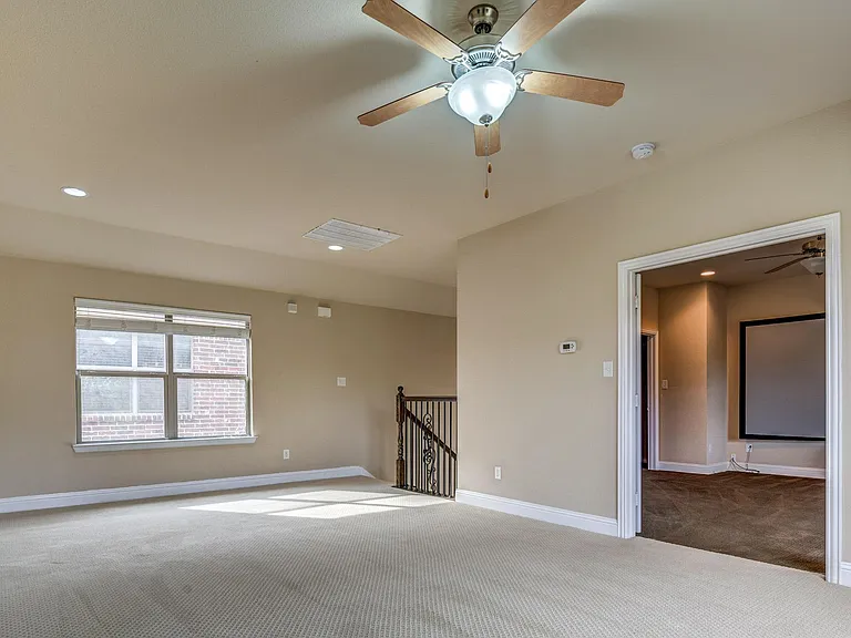 725 Rembrandt Ct — Photo 25
