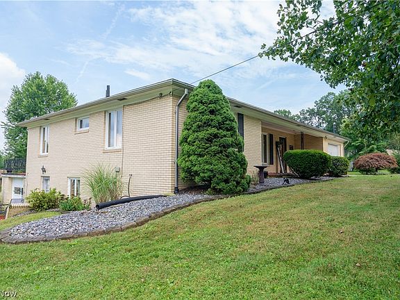 4th image of 459 Golf Dr