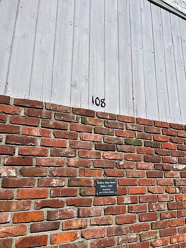 108 Main St Photo 1