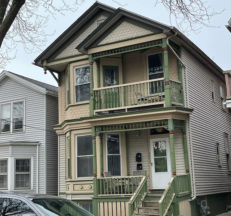 1st image of 1715A N Astor St #1715A