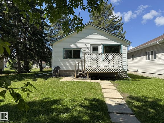 2nd image of 5132 52nd St