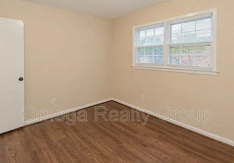 2061 Green Acres Dr — Photo 37