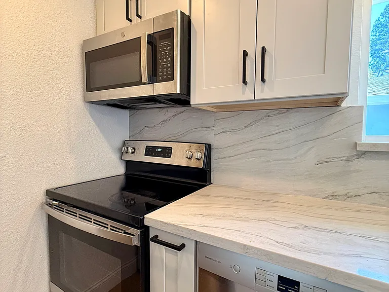 1265 Bouret Dr #4 — Photo 8
