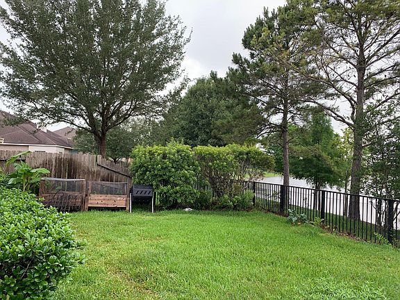 3rd image of 11903 Cedar Creek Dr