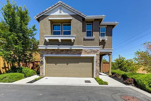 2053 Camino Real Way #B Photo 1