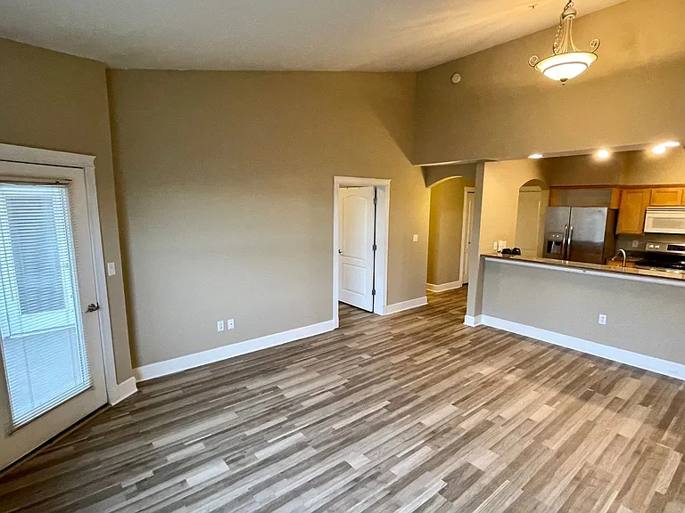 251 W Bakerview Rd #405 — Photo 10