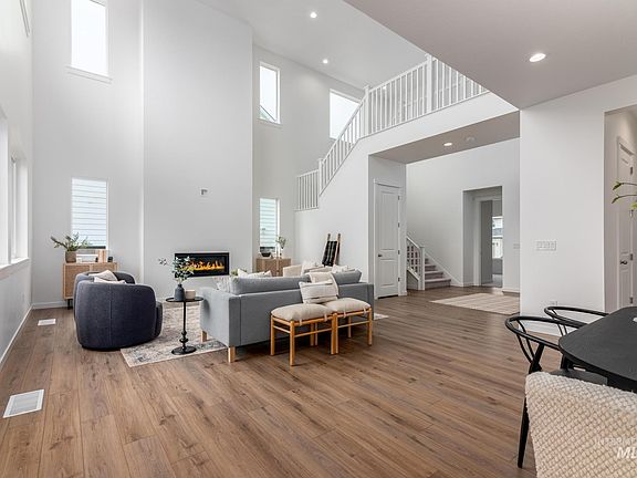 4th image of 3790 N San Carlos Pl