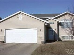 4905 S Dunlap Ct, Sioux Falls, SD 57106