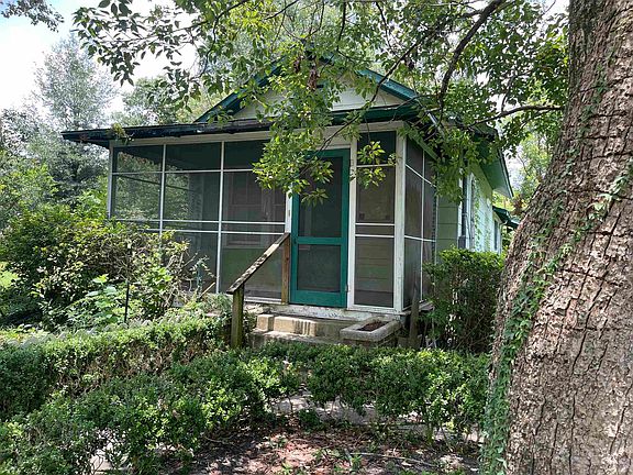 3rd image of 7725 Eaton Ave