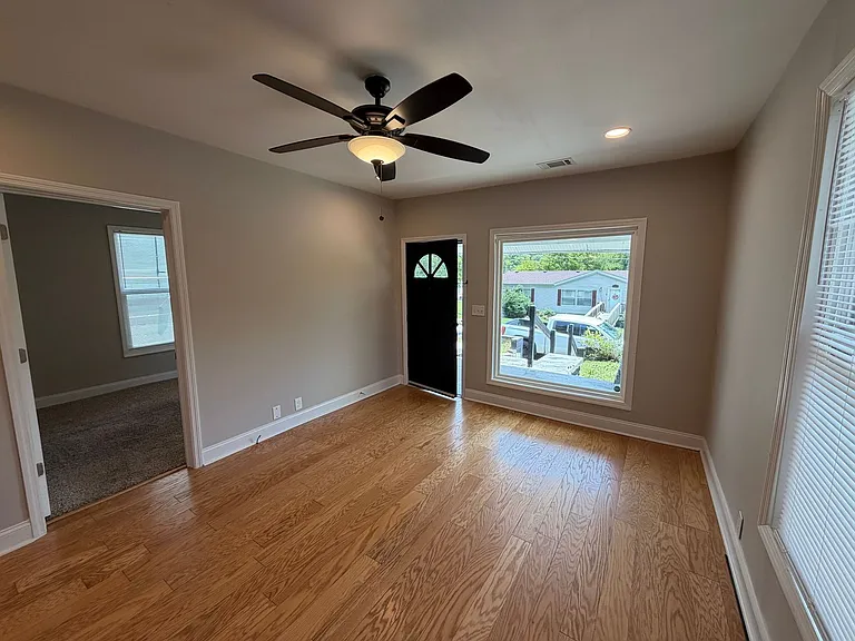 206 Olive St — Photo 3