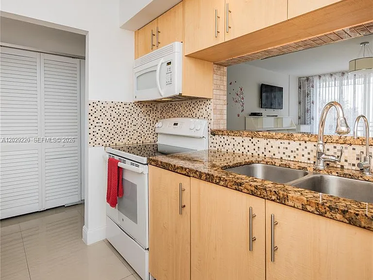 3505 S Ocean Dr #221 — Photo 13