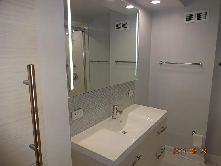 233 E Erie St #2006 — Photo 4