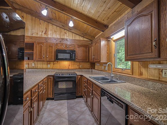 5th image of 1473 Robinhood Dr