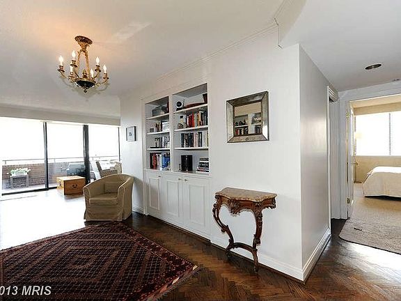4th image of 4550 N Park Ave APT 210