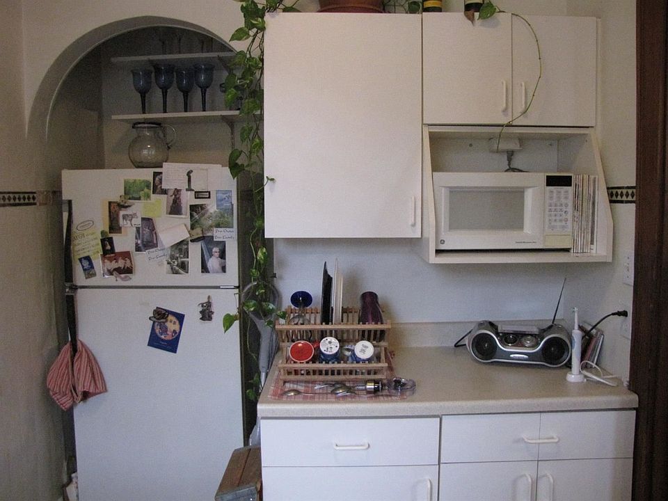 2nd image of 2430 Fairview Ave