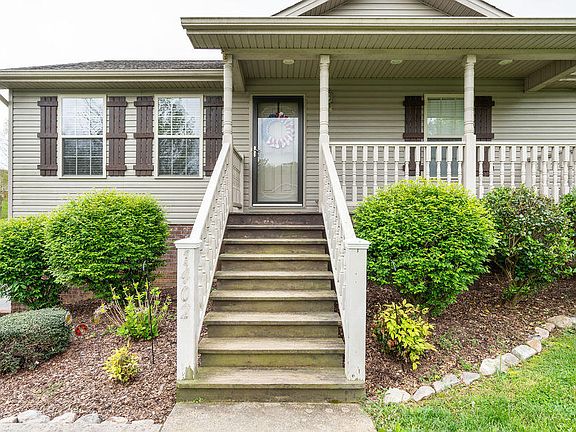 2nd image of 1402 Meadow Creek Ln