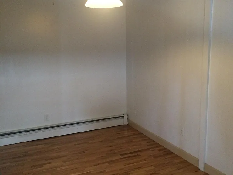 233 Edwards St — Photo 5