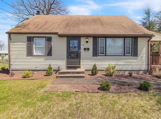 3 Carriage Dr, Enfield, CT 06082