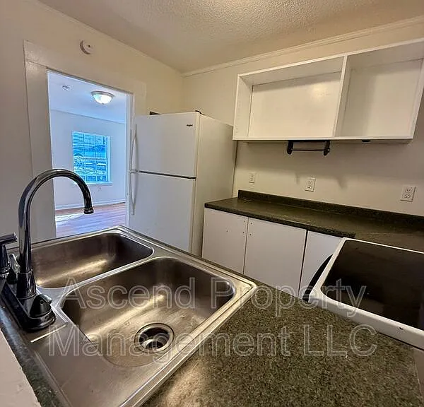 3208 Dodds Ave #B — Photo 8
