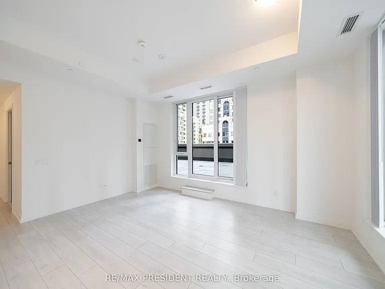 400 King St W #808 — Photo 23
