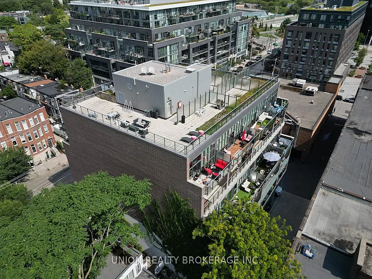 569 King St E #404 — Photo 37