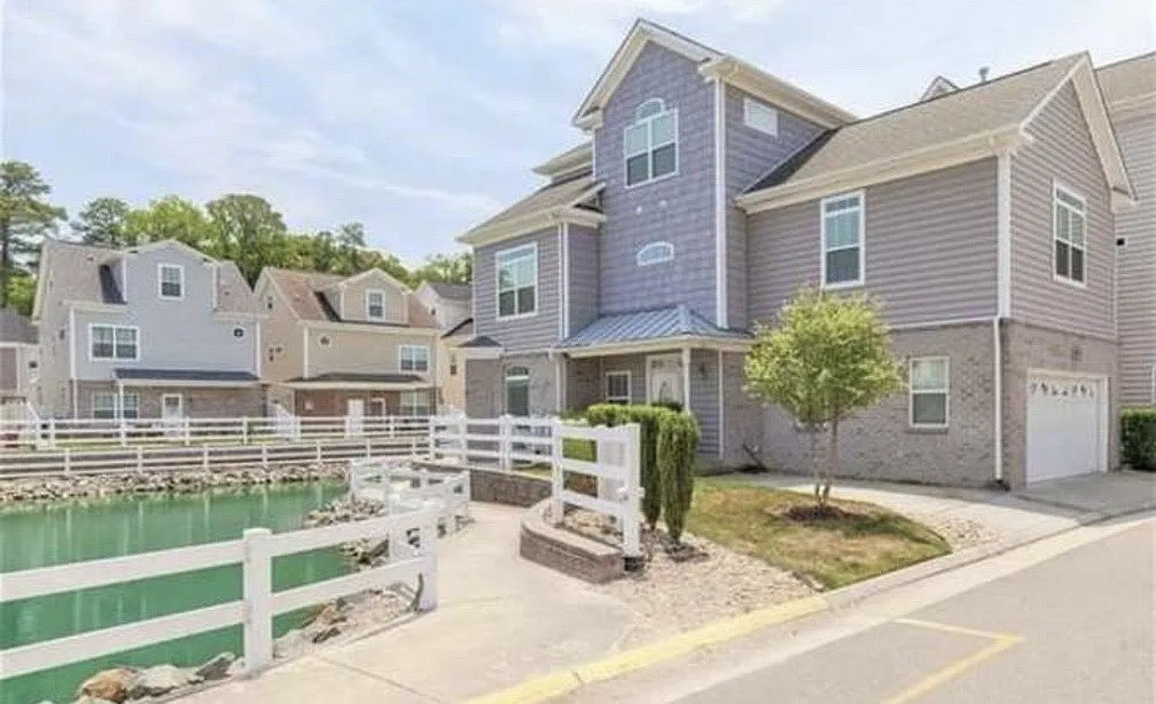 3 bed, 2193 sqft, $3,000 — Photo 2