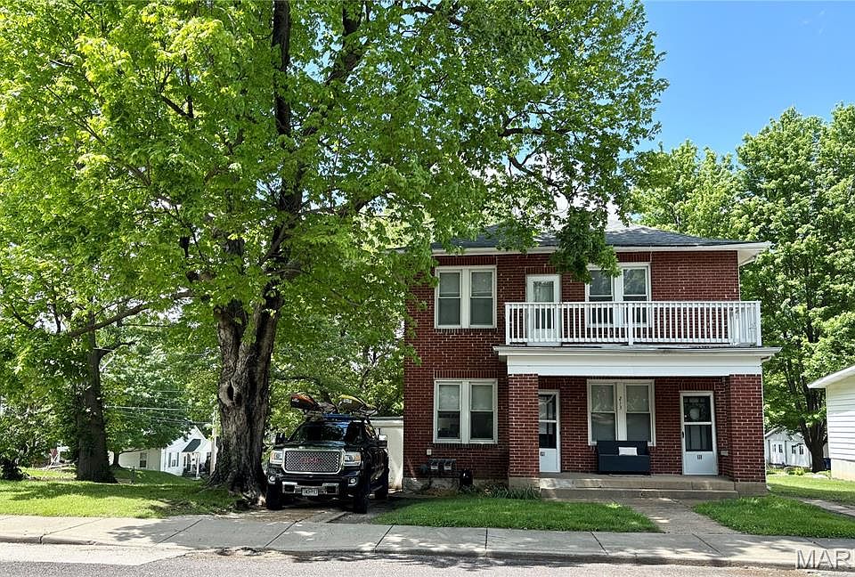 1st image of 213 Macarthur St