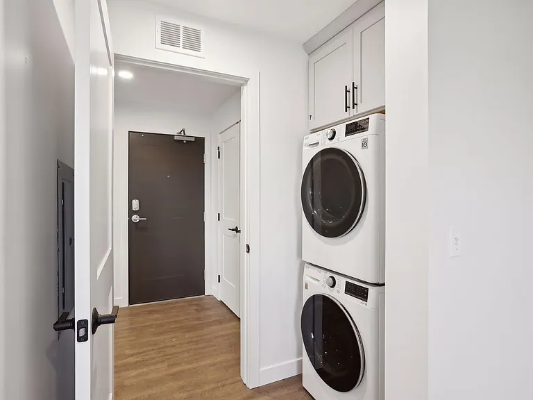 Solstice Apartments — Photo 29