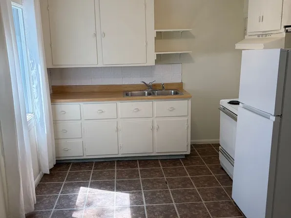 222 3rd Ave NE, Aberdeen, SD 57401