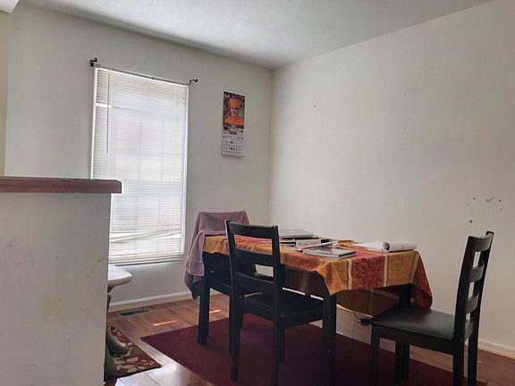 3rd image of 207 Claire Blvd