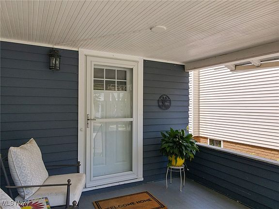 2nd image of 1424 Maile Ave