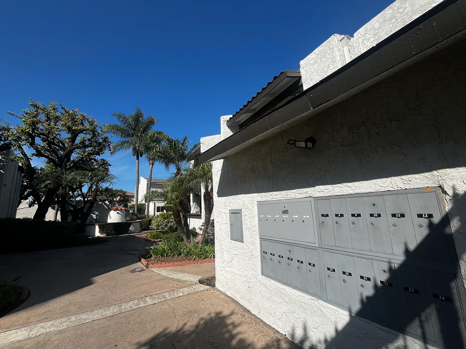 Park West Apartments — Photo 4