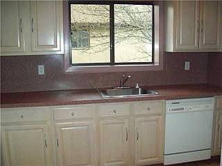 3rd image of 67 Omni Parc Dr