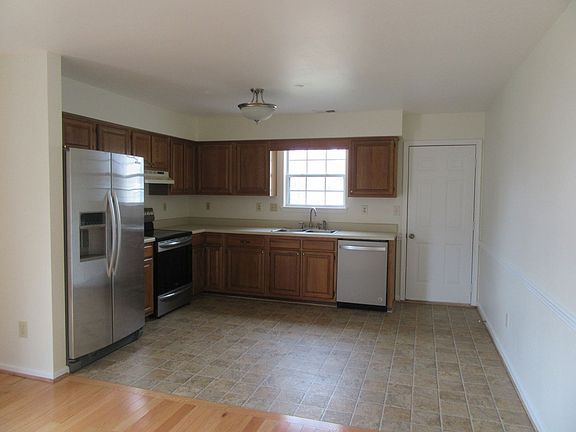 4th image of 712 Sand Drift Ct