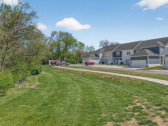 4th image of 1947 Amacher Dr