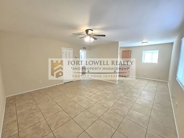 2 bed, 1.0 bath, 752 sqft, $950 — Photo 2